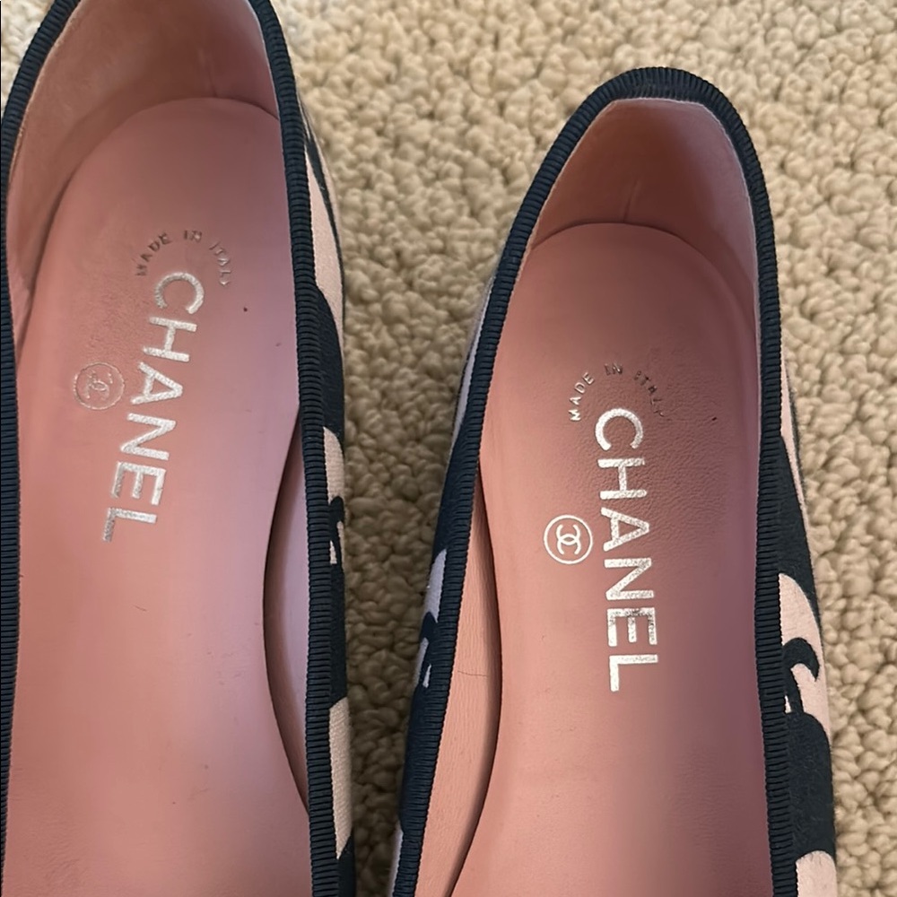 Chanel Black and Pale pink Women's Flats - Picture 5 of 7